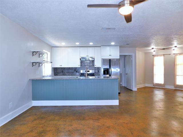 Building Photo - 2027 Bowling Green St