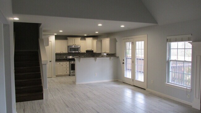 Building Photo - 3507 SW Briar Creek Ave