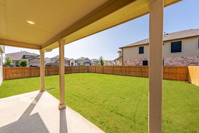 Building Photo - Spacious 5-Bedroom Rental on Oversized Cor...