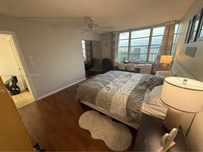 Building Photo - 6911 Environ Blvd