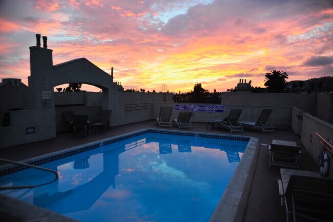 Building Photo - The Manhattan