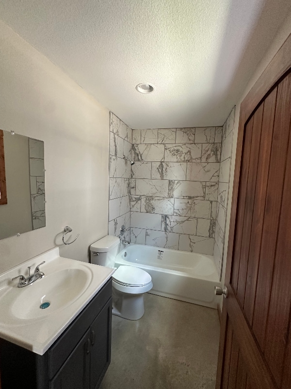 Building Photo - 4070 Old Lorena Rd