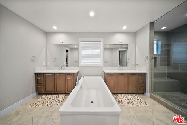 Building Photo - 20643 Wood Rose Ct