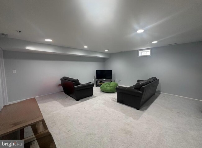 Building Photo - 43700 Tansy Way