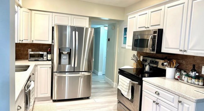 Building Photo - Updated 3/2 Home in Brentwood Heights