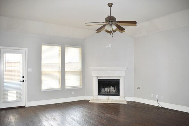 Building Photo - 10312 Colfax Dr
