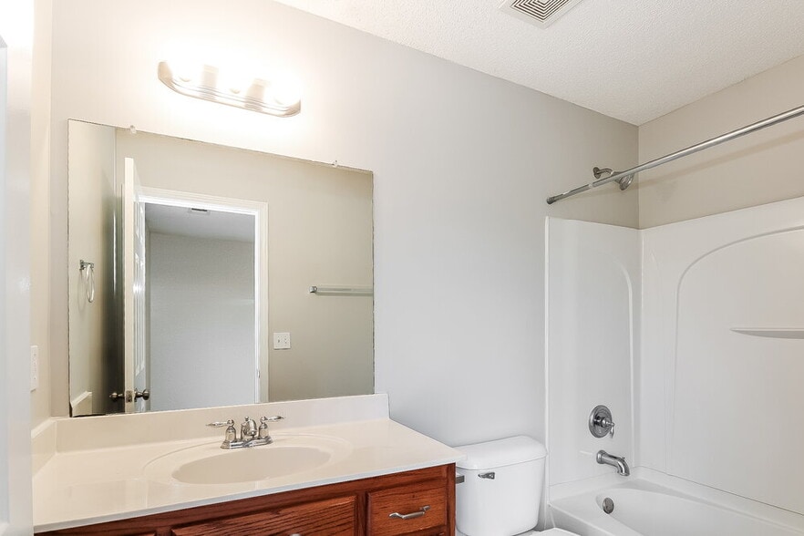 Building Photo - 1649 Cherry Creek Dr