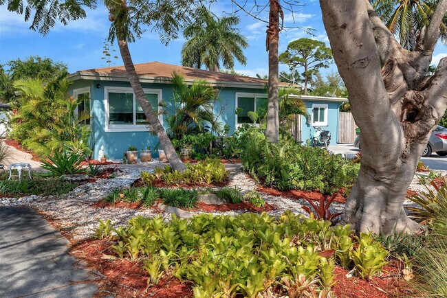 Building Photo - 2109 NE 26th St