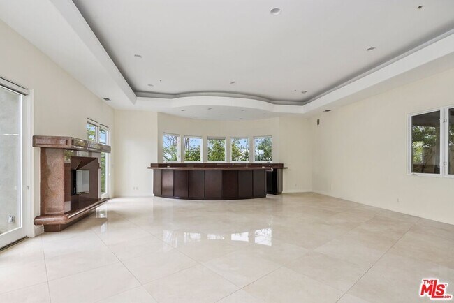 Building Photo - 2470 Venus Dr
