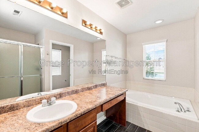 Building Photo - 5177 Pelican St