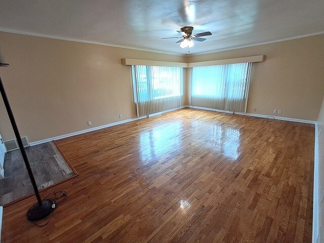 Building Photo - 220 Hunter Dr