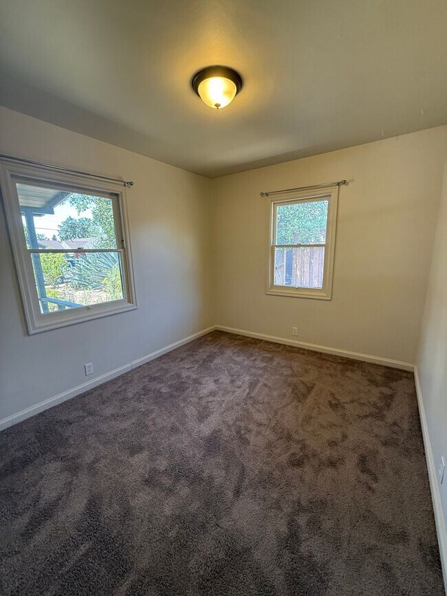 Building Photo - 577 Curtin Ln