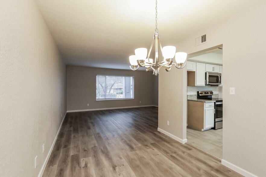 Building Photo - 1635 E Apollo Rd