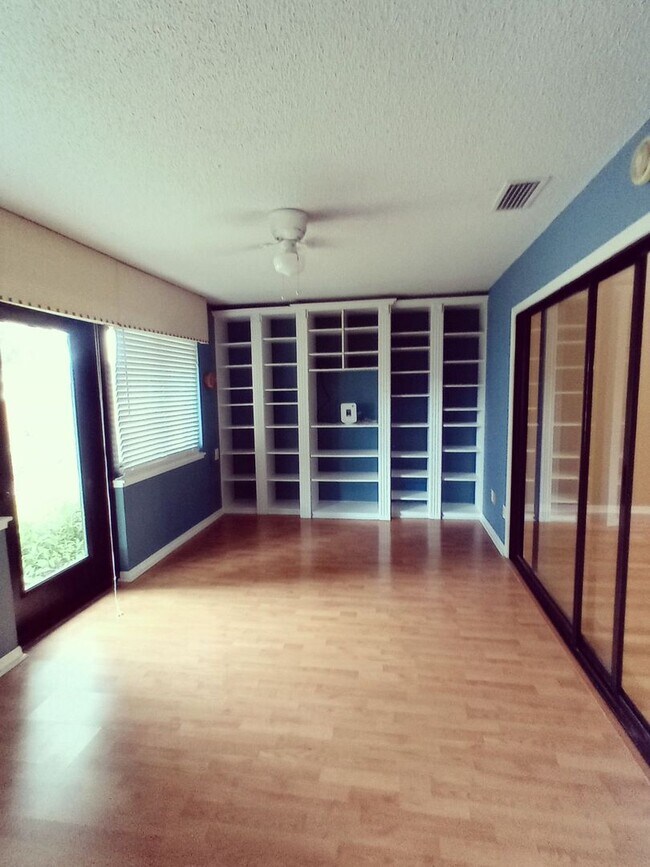 Building Photo - 2503 Tahoe Cir
