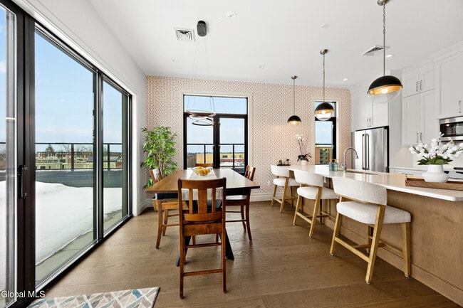 Building Photo - 78 Church St