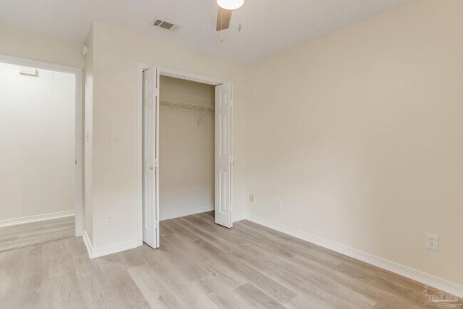 Building Photo - 1110 E Lee St