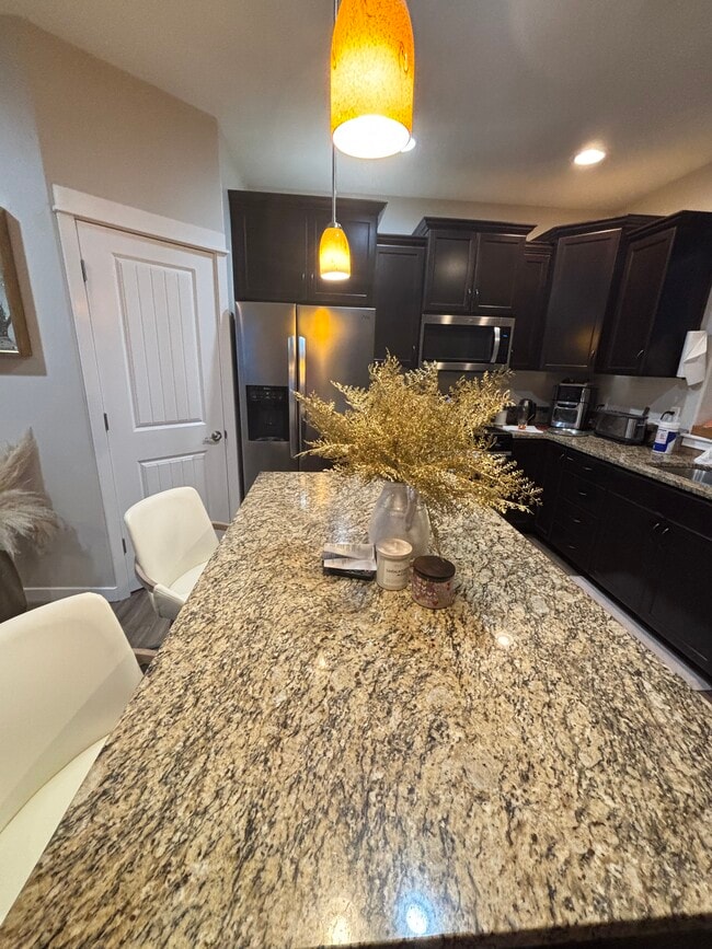 Building Photo - 5909 NE 38th Ct