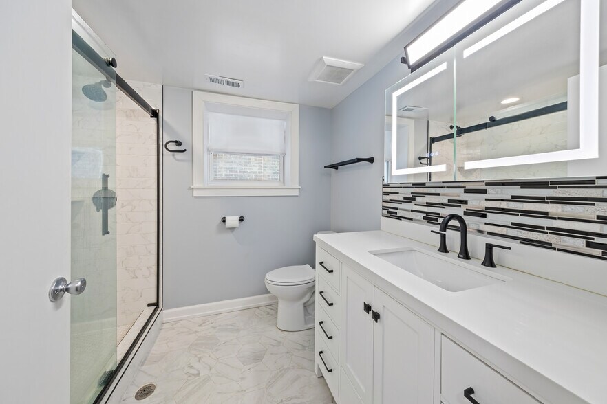 Building Photo - 5219 W Deming Pl