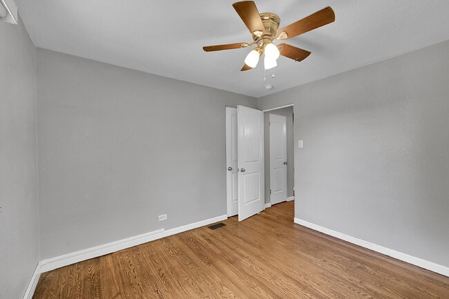 Building Photo - $2,100.00, 2-bed, 1-bath located in Denver.
