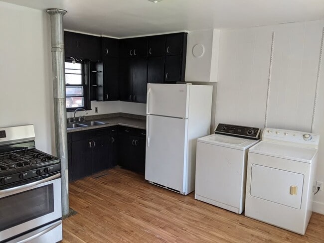 Building Photo - 512 1st Ave NE