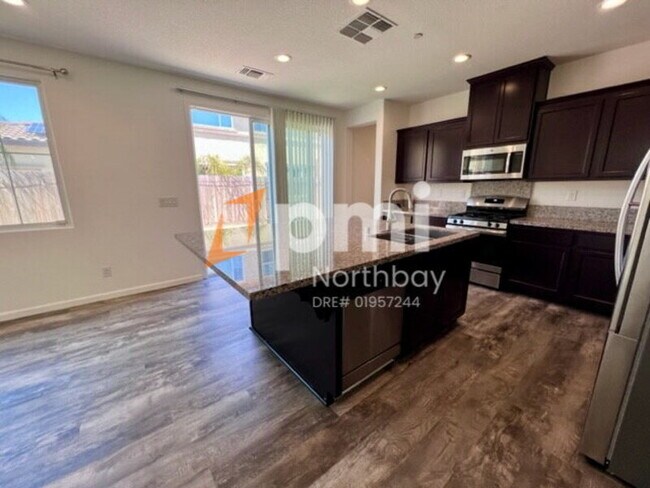 Building Photo - 406 Alyssum Dr