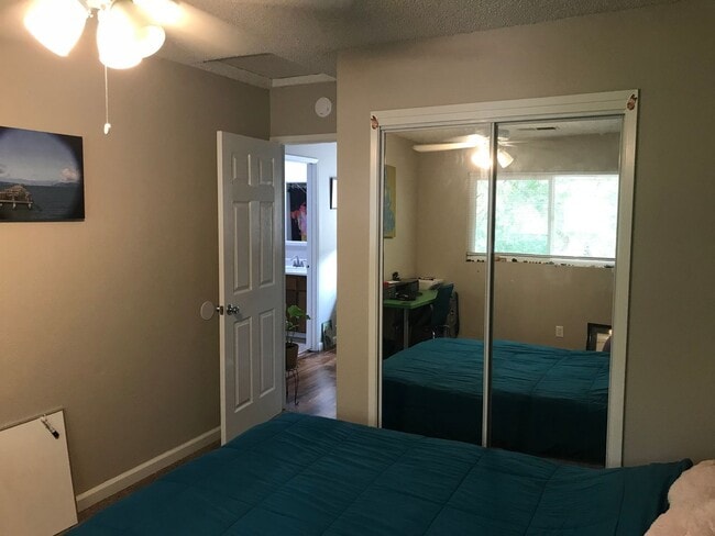 Building Photo - Take Over My Lease in January 2025 !!!!  Greenwood Estates has an Excellent 2 Bedroom, 1.5 Bath T...