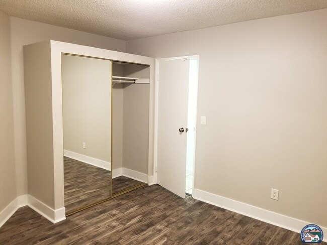 Building Photo - 417 Conestoga Ln