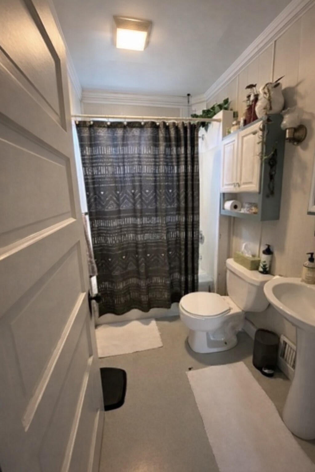 Building Photo - 215 Center St