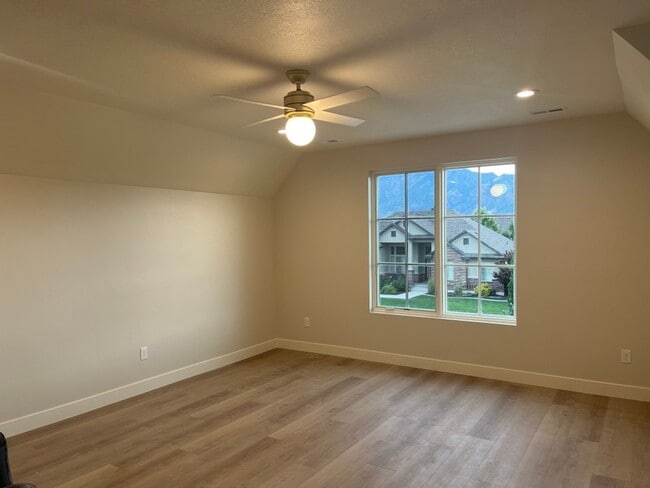Building Photo - 3243 N 810 E