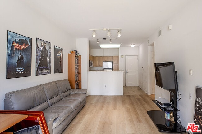 Building Photo - 100 S Alameda St