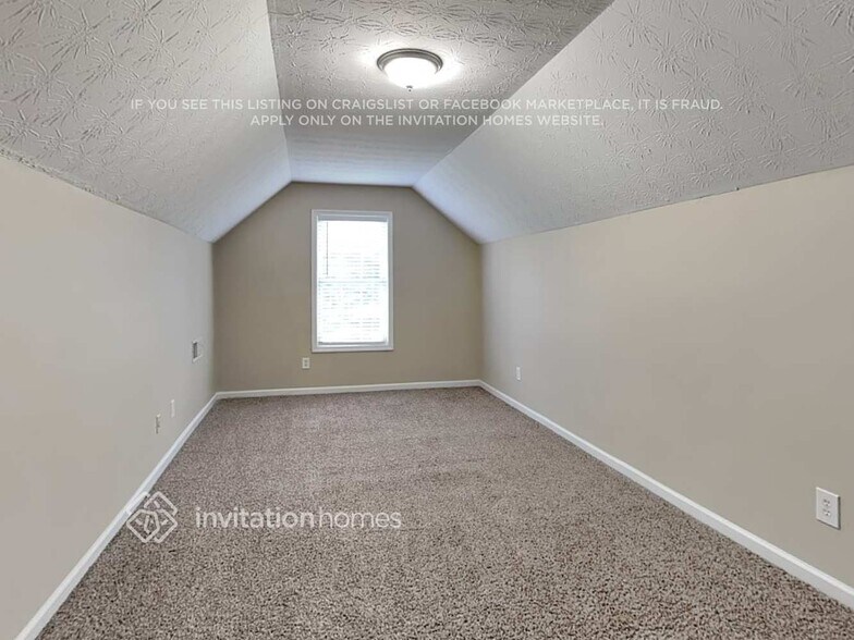 Building Photo - 7925 Paddocks Mill Dr