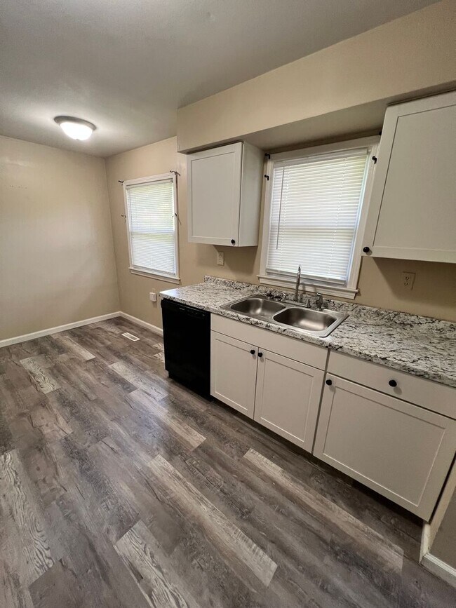 Building Photo - OKOLONA HOME
