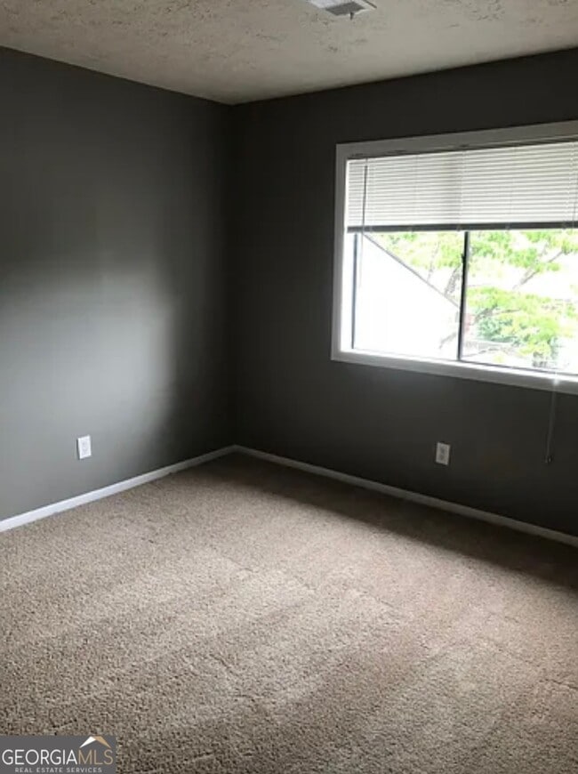 Building Photo - 304 Twiggs Cor