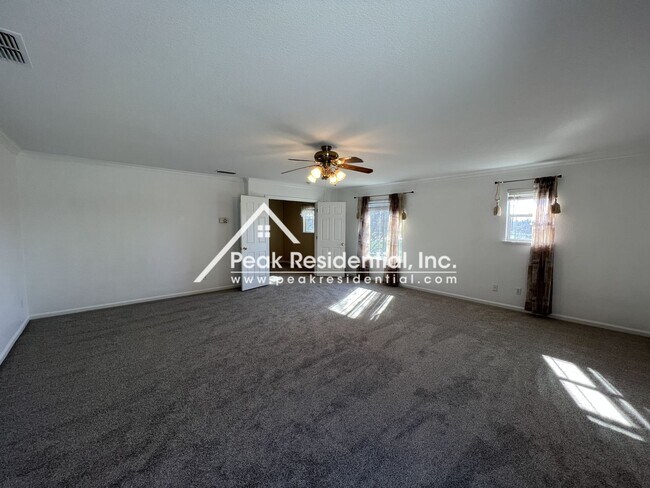 Building Photo - Spacious 4bd/2.5ba Rocklin Home with 2 Car...