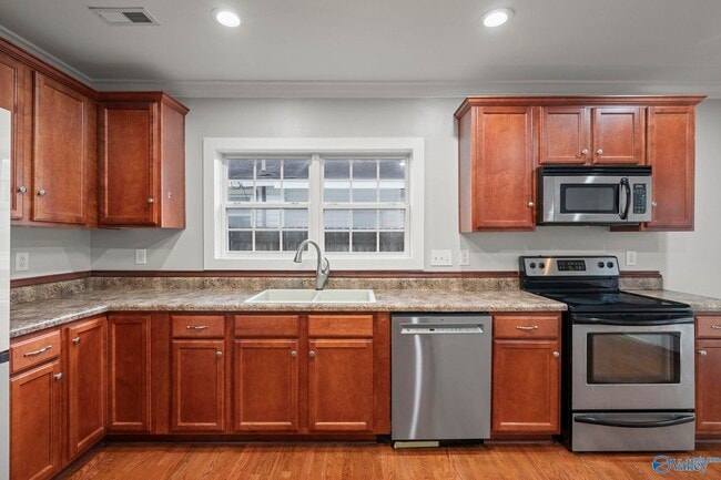 Building Photo - 1518 Beirne Ave NE