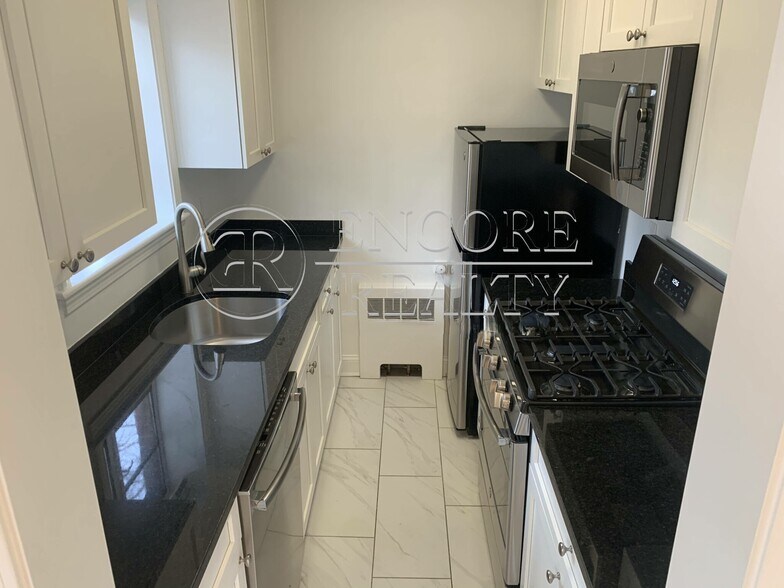 Building Photo - 153 Saint Paul St