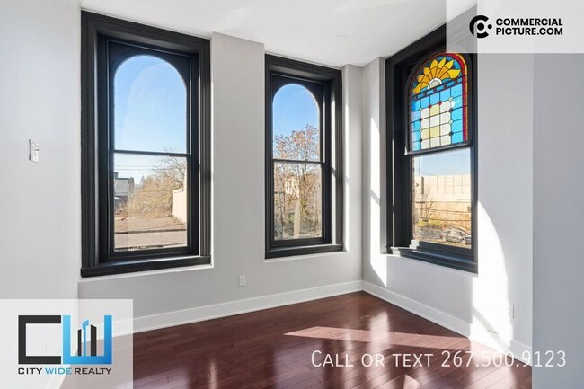 Building Photo - 929 Marlborough St