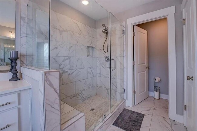 Building Photo - 1840 Eastmore Ave SW