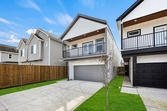 Building Photo - 4512 Noble St