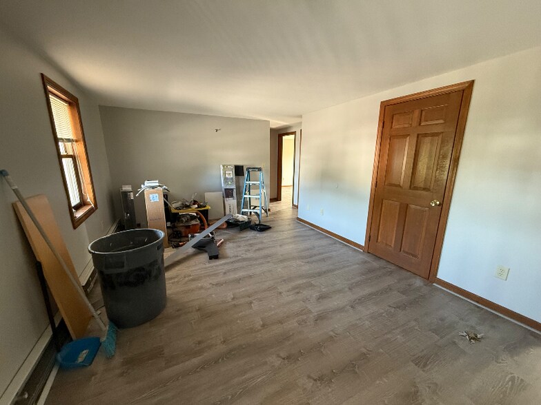 Building Photo - 12 Goldsmith Ln