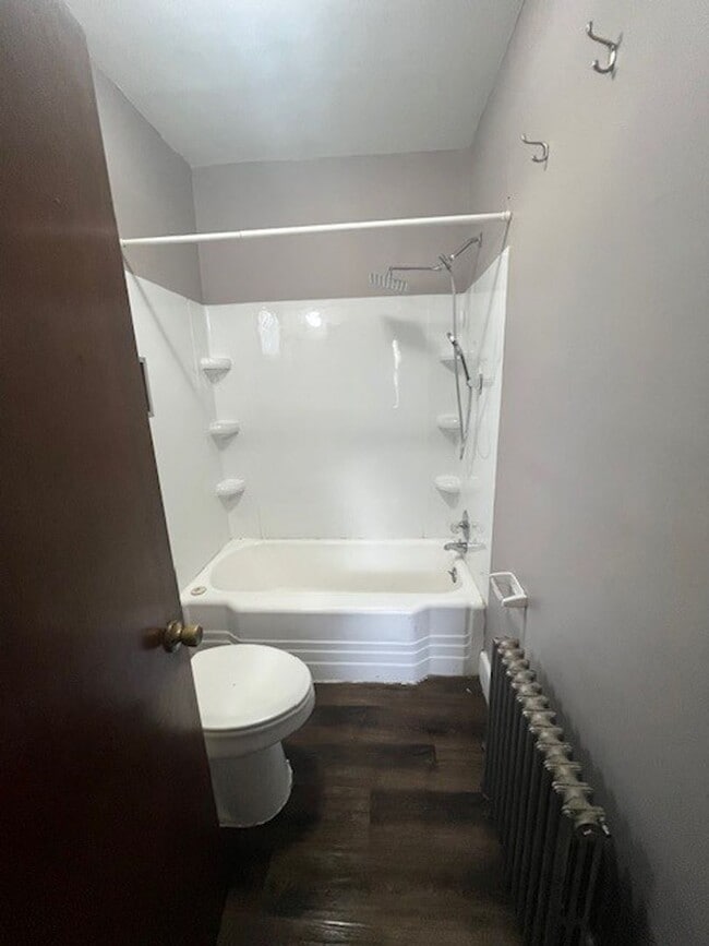 Building Photo - 2 bedroom 1 bath