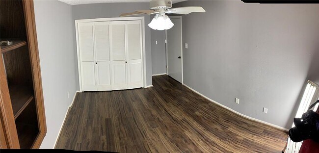Building Photo - 13102 Sherwood Oaks Dr