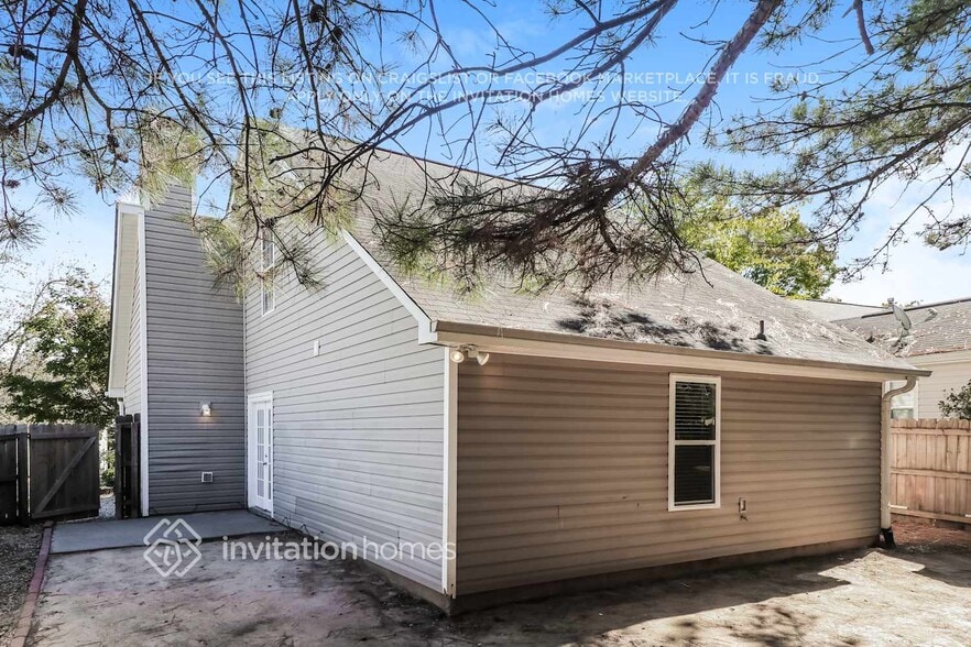 Building Photo - 145 Stoneforest Dr