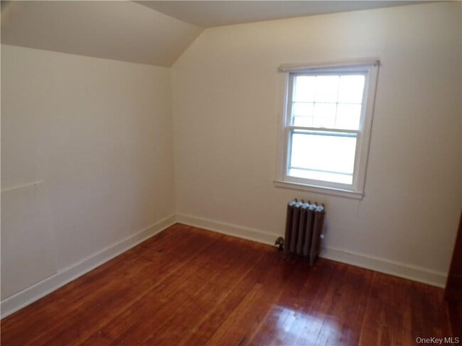 Building Photo - 2 Mertes Ln