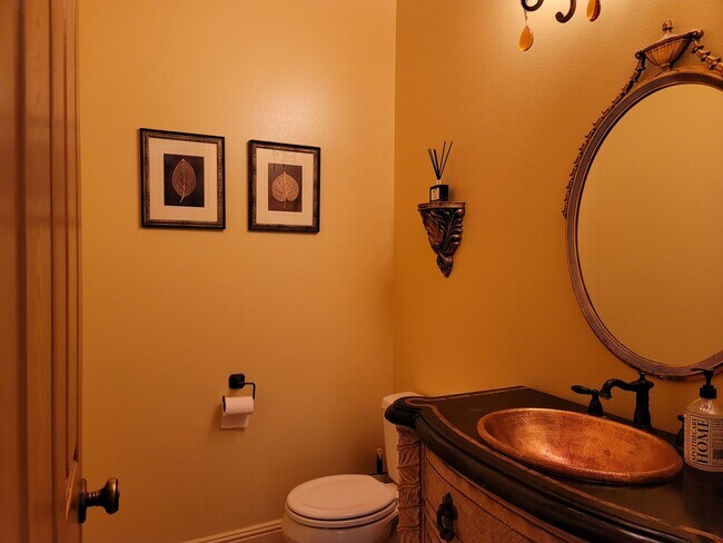 Building Photo - Very nice custom Camarillo 4+4 family home in great private location!