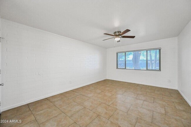 Building Photo - 1518 W Colter St