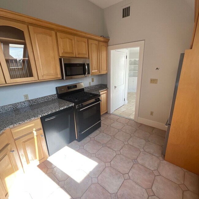 Building Photo - 0 Macdonough Place