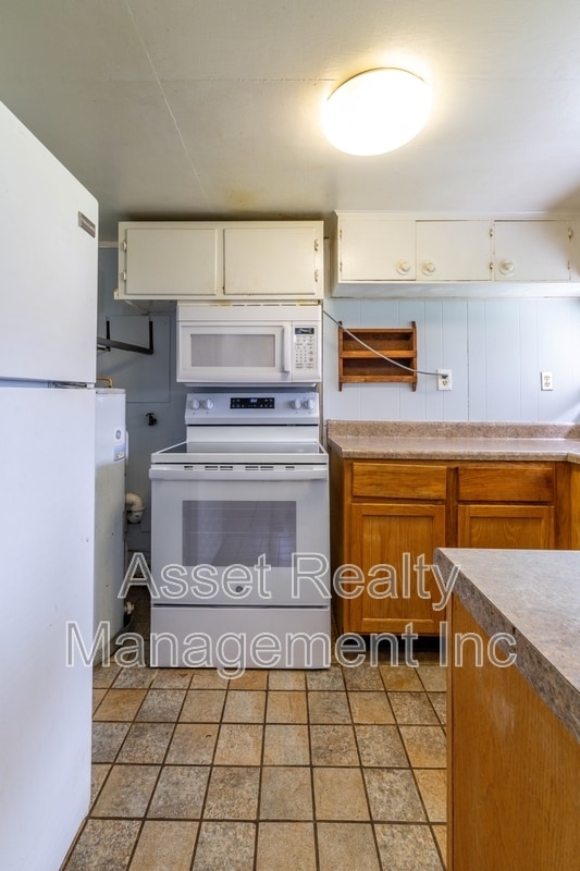 Building Photo - 126 Wellington Cir