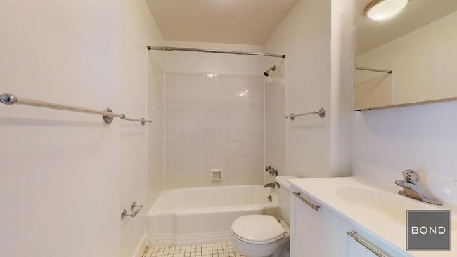 Building Photo - 236 E 36th St
