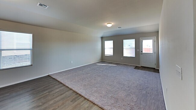 Building Photo - Very Nice and Spacious 4 Bedroom 2 Bath Home With Office/Flex Space in Yukon Schools